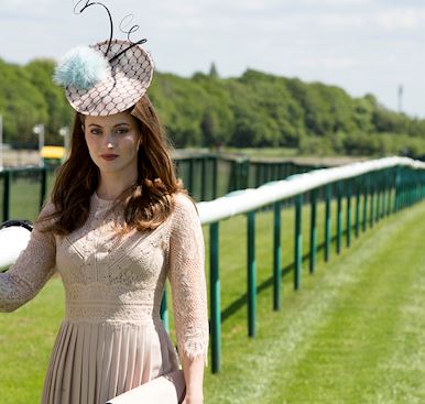 SOAPSTAR LAUREN MCQUEEN OFFERS HER RACEDAY STYLE TIPS AHEAD OF HAYDOCK PARK LADIES DAY