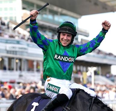 FIRST GRADE ONE SUCCESS FOR TRAINER JAMIE SNOWDEN AS JULIUS DES PICTONS LANDS ODDSCHECKER SEFTON NOV