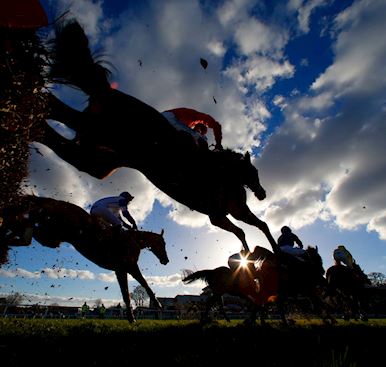 Can racecourse Queen keep her crown at Market Rasen?